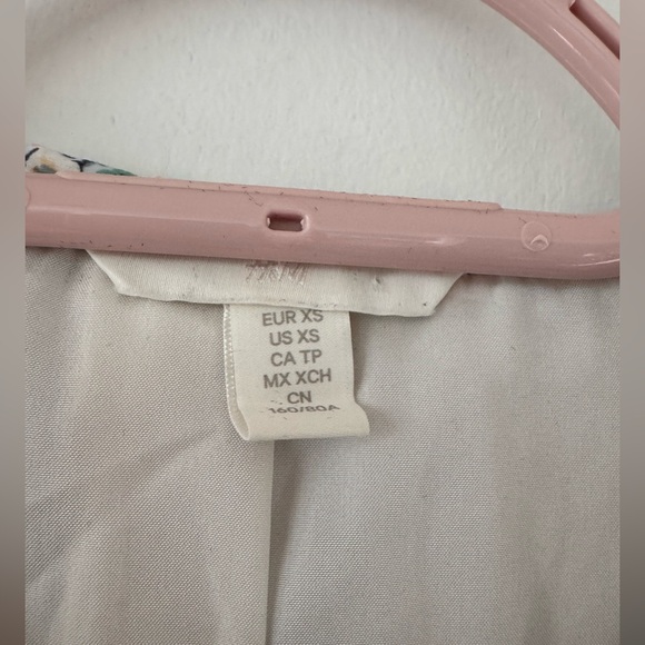 Floral Ruffle Collar Women's Shacket - Picture 3 of 4